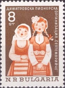 Pioneer girls singing